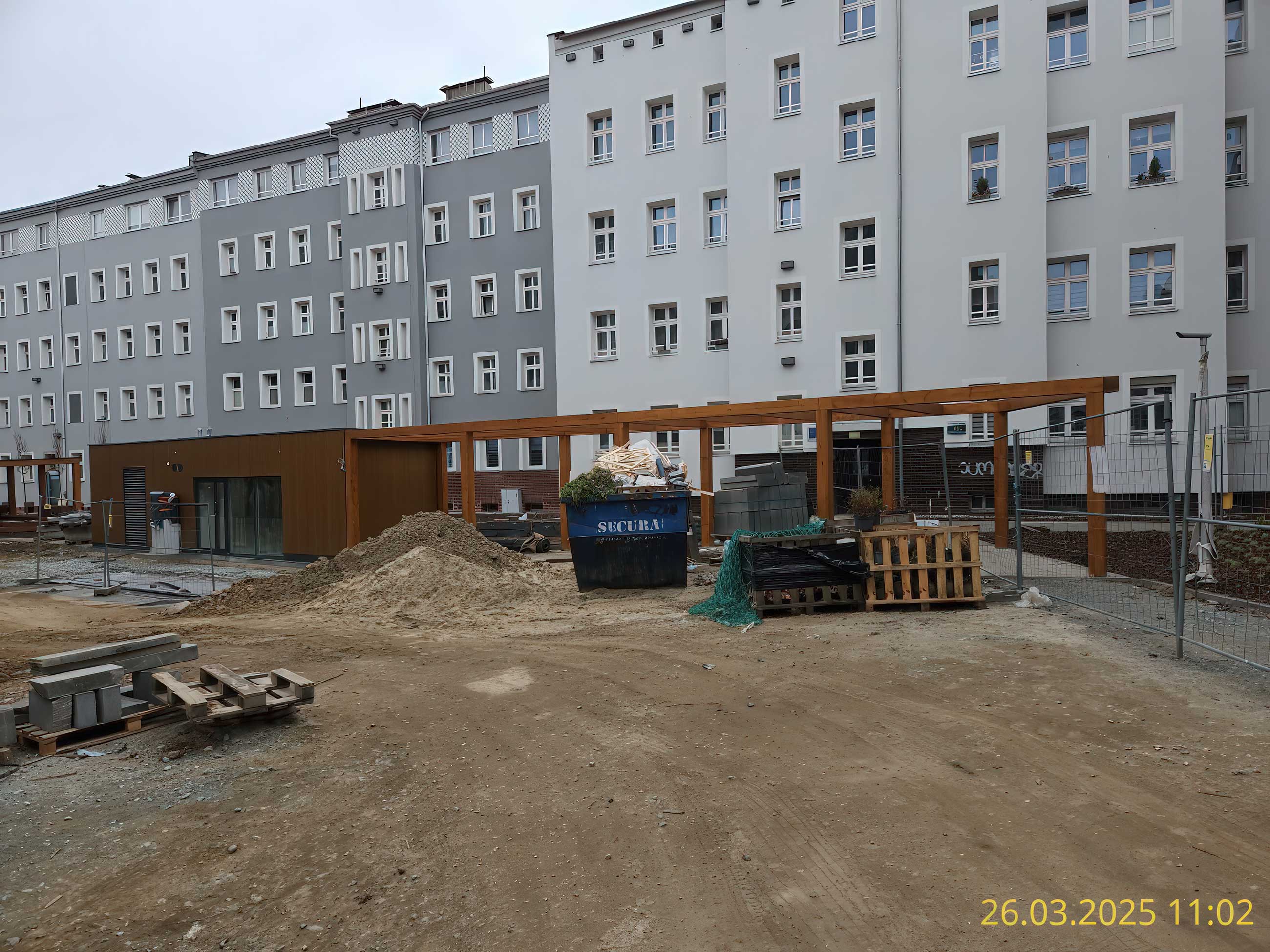 Widok na podwórze oficyn przy ul. Małkowskiego.